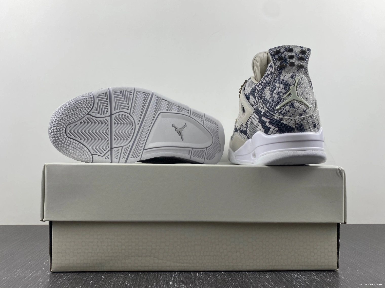 - 819139-030 4 Retro Jordan Snakeskin 0131